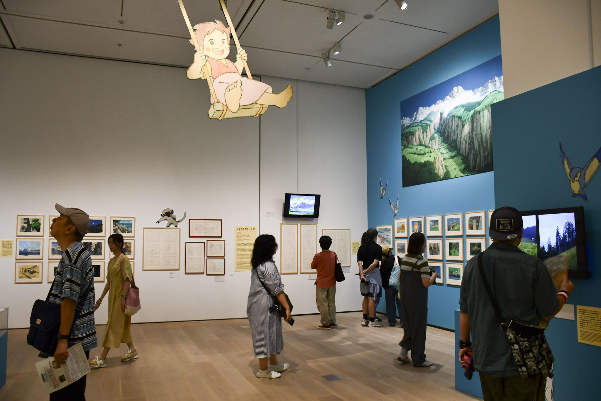 Siete años después de su fallecimiento, el legado del legendario director Isao Takahata, cofundador del emblemático Studio Ghibli, cobra nueva vida en una emotiva exposición presentada este jueves en Tokio a los medios. EFE/ Edurne Morillo