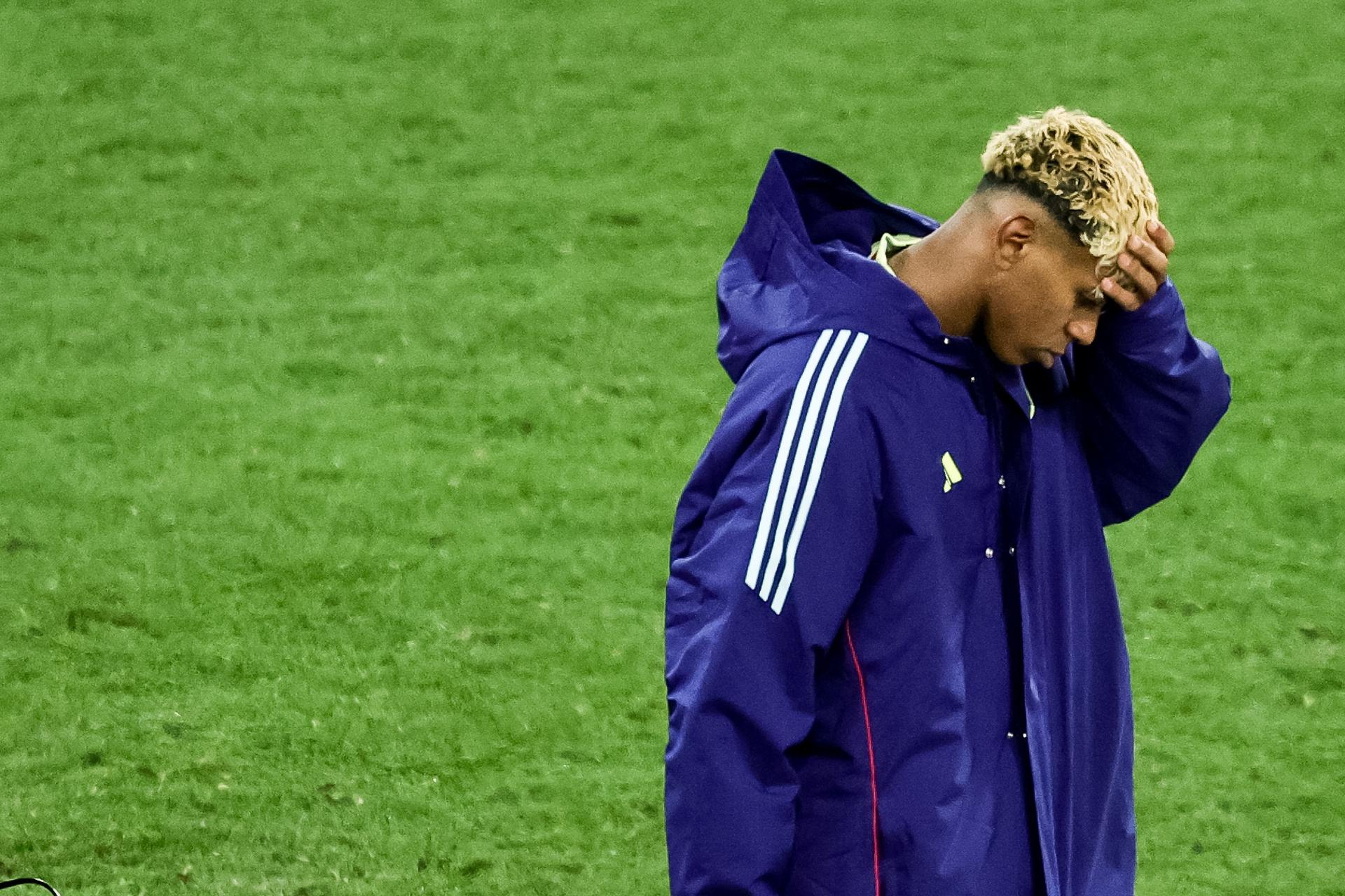El futbolista español Lamine Yamal reacciona después del partido final de la Liga de Naciones de la UEFA entre Portugal y España en Múnich, Alemania. EFE/EPA/FILIP SINGER