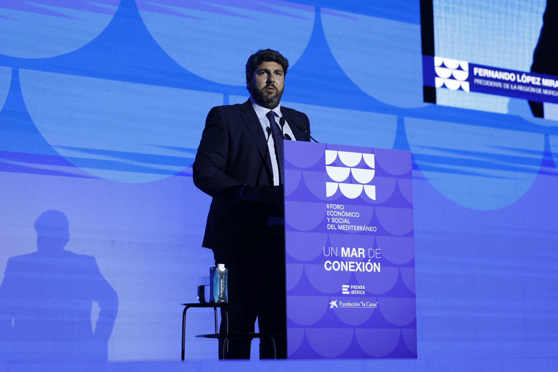 El presidente de la Región de Murcia, Fernando López Miras, interviene en el II Foro Económico y Social del Mediterráneo, impulsado por Prensa Ibérica y la Fundación "la Caixa", este martes en el Palacio de Ferias de Málaga. EFE/ Jorge Zapata