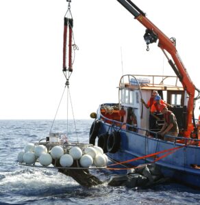 Imagen de archivo del ensayo Kosmos 2014 en la costa de Gran Canaria (España), para estudiar los cambios que pueden sufrir los océanos en el próximo siglo como consecuencia del aumento de la acidificación del agua que provocan las emisiones de CO2. EFE/Elvira Urquijo A.