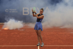 La tenista española Nuria Párrizas, tras la final del BBVA Open Internacional celebrada este domingo en Valencia. EFE/Kai Forsterling