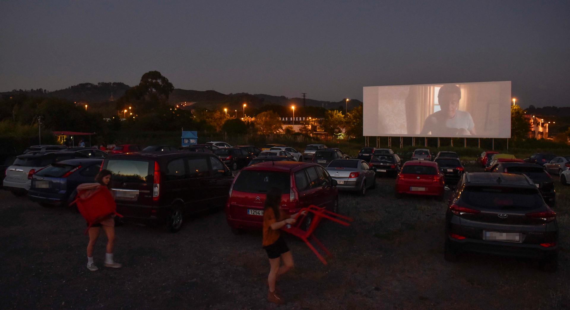 El Autocine de Getxo proyecta el clásico "Tiburón", de Steven Spielberg. EFE/Archivo/Miguel Toña