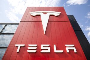 Fotografía de archivo del logo de Tesla.
EFE/EPA/RAMON VAN FLYMEN