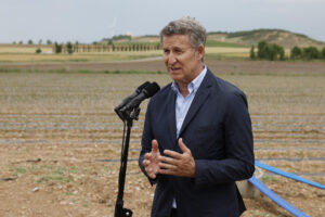 El líder del PP, Alberto Núñez Feijóo, Tras visitar una empresa agroalimentaria en Ablitas (Navarra). EFE/ Jesús Diges