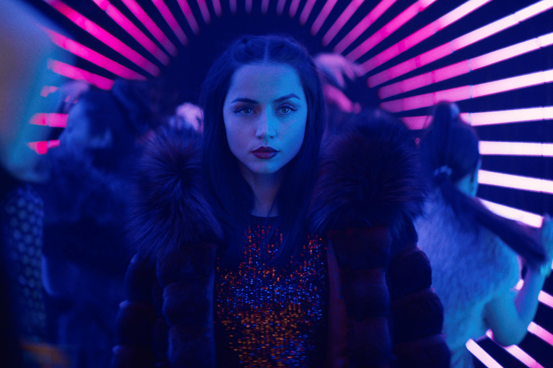 Fotograma cedido por Lionsgate donde aparece Ana de Armas como Eve, durante una escena de la película de acción 'Ballerina' que se estrena el viernes en las salas de cine. EFE/ Lionsgate