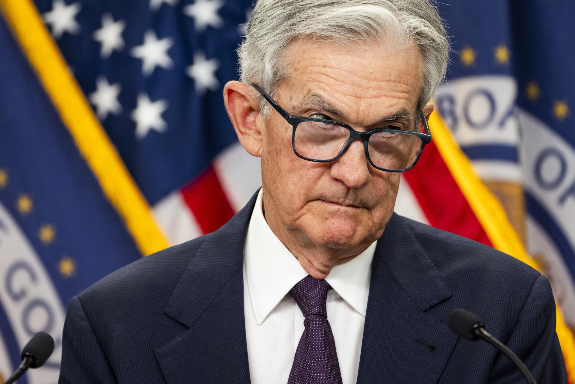 El presidente de la Reserva Federal de EE.UU., Jerome Powell, habla con los periodistas en Washington, DC, EE. UU., 18 de junio de 2025. EFE/JIM LO SCALZO
