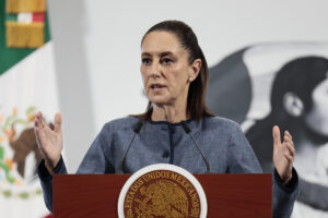 La presidenta de México, Claudia Sheinbaum, participa en una rueda de prensa en Palacio Nacional de la Ciudad de México (México). EFE/ José Méndez