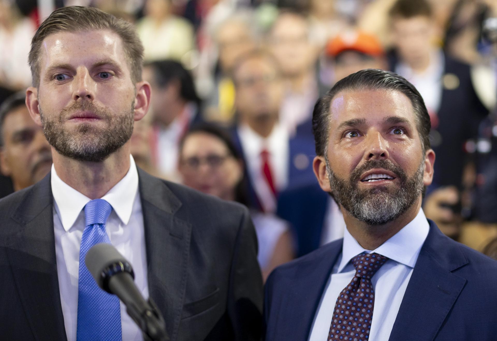 Eric Trump y Donald Trump Jr. en una foto de archivo. EFE/EPA/JUSTIN LANE