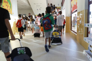 Alumnos del colegio Clara Campoamor de Illescas (Toledo). EFE/Ismael Herrero
