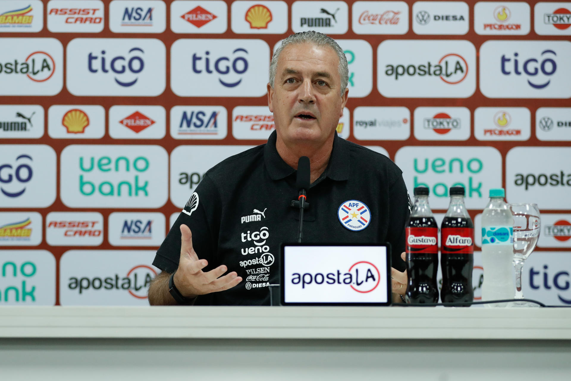 El seleccionador Gustavo Alfaro afirmó este domingo que el partido del martes contra Brasil en Sao Paulo hace sentir a Paraguay que tiene todo para ganar y nada para perder en las eliminatorias del Mundial 2026. EFE/Juan Pablo Pino.