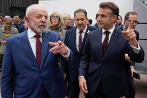 Paris (Francia), 06/06/2025.- El Presidente francés Emmanuel Macron y el presidente brasileño Luiz Inacio Lula da Silva juntos en París. EFE/EPA/MICHEL EULER / POOL MAXPPP OUT