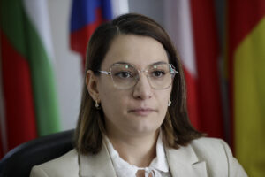 La jefa de cooperación de la Unión Europea en Honduras, Cristina Marín, habla durante una entrevista con EFE este 5 de junio de 2025, en Tegucigalpa (Honduras). EFE/ Gustavo Amador
