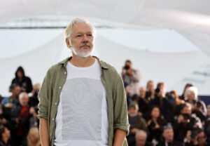 Fotografía de archivo de Julian Assange, fundador de WikiLeaks, durante el Festival de Cannes.
EFE/EPA/GUILLAUME HORCAJUELO