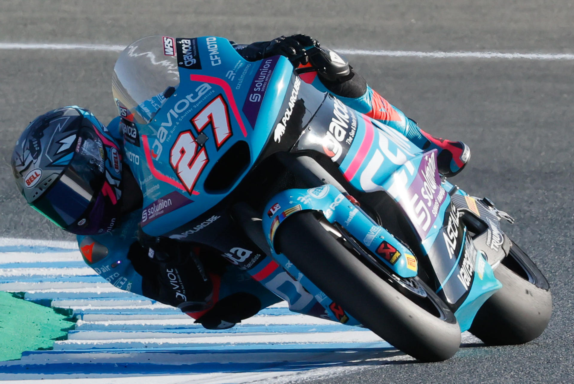 El piloto español de Moto2 Daniel Holgado (CFMOTO Gaviota Aspar Team), que podrá competir en el Gran Premio de Aragón, tras recibir el visto bueno de la comisión médica. EFE/José Manuel Vidal