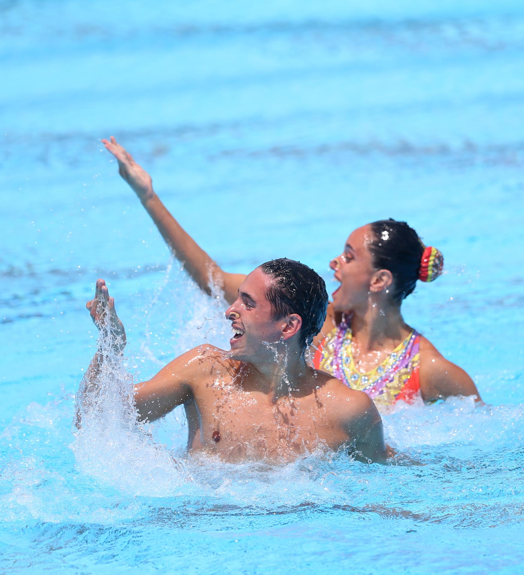 Dennis González y Mireia Hernández hicieron sonar por primera vez el himno español en los Europeos de natación artística en foto de archivo de ANDREJ CUKICEFE/EPA/