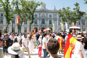 Vista de la concentración en Madrid este sábado convocada por Cinco asociaciones de jueces y fiscales frente a la sede del Tribunal Supremo en protesta por los proyectos legislativos emprendidos por el Gobierno, que reforman el acceso a la carrera y el estatuto del Ministerio Fiscal. EFE/JP Gandul