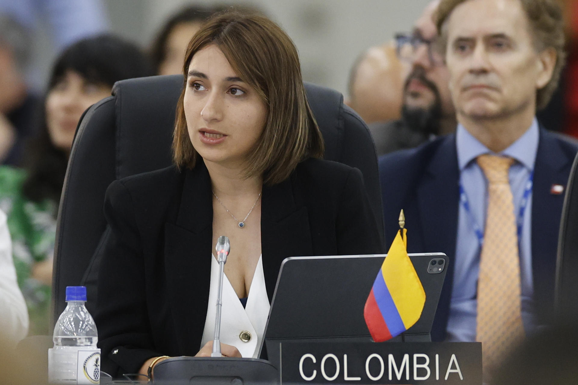 La ministra de Relaciones Exteriores de Colombia, Laura Sarabia, habla durante la 55ª Asamblea General de la OEA este 26 de junio de 2025, en Saint John’s (Antigua y Barbuda). EFE/ Bienvenido Velasco
