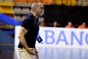 Imagen de archivo del seleccionador de Irán de baloncesto Rafael Guijosa. EFE/J. Casares