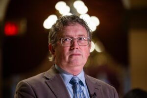 Fotografía de arcchivo del congresista por el Partido Republicano Thomas Massie. EFE/Jim Lo Scalzo