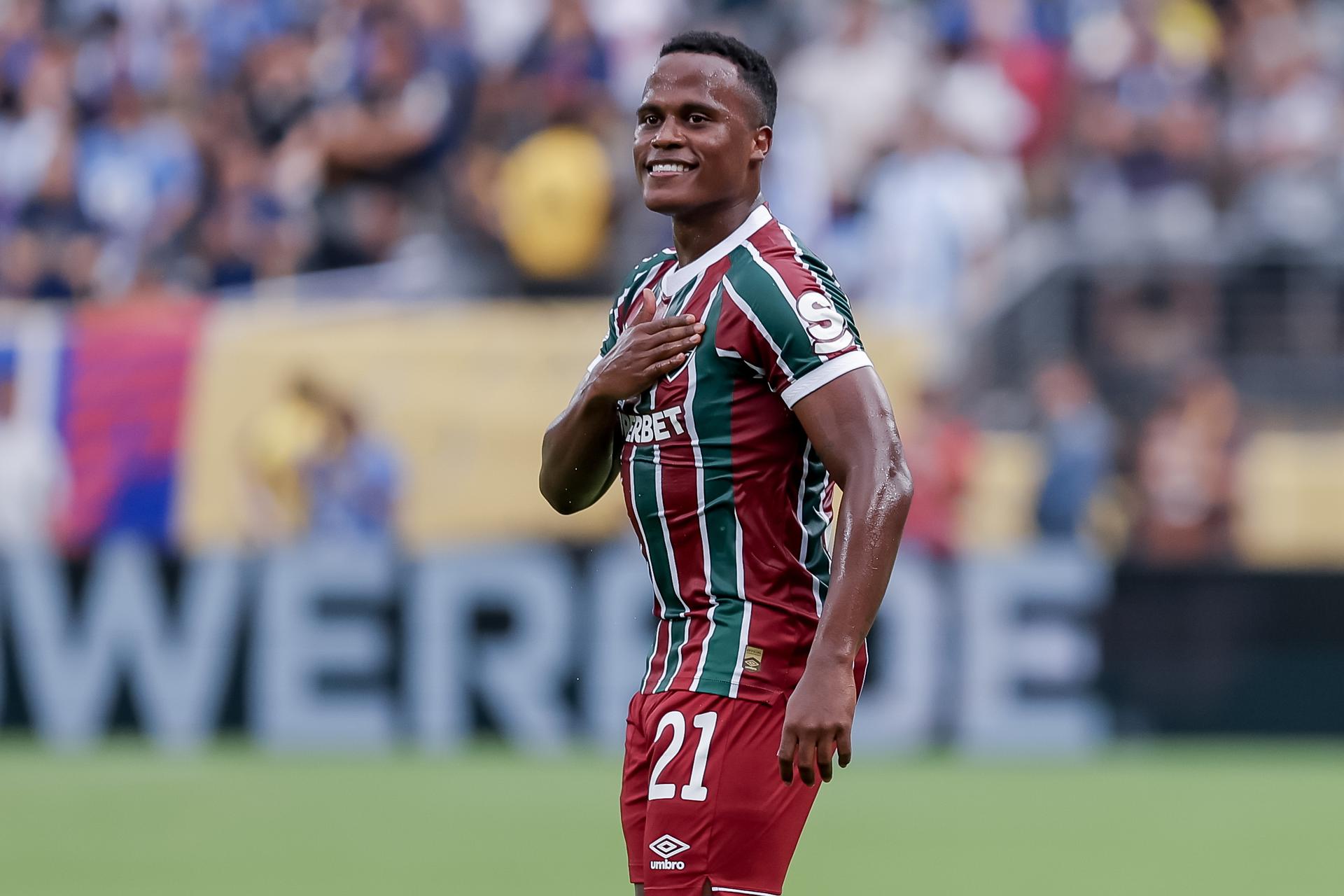 Jhon Arias celebra su golazo, el primero de un colombiano en el Mundial de Clubes, y su destacado rendimiento, que ha incidido en la victoria de Fluminense este sábado en Nueva Jersey.EFE/EPA/SARAH YENESEL