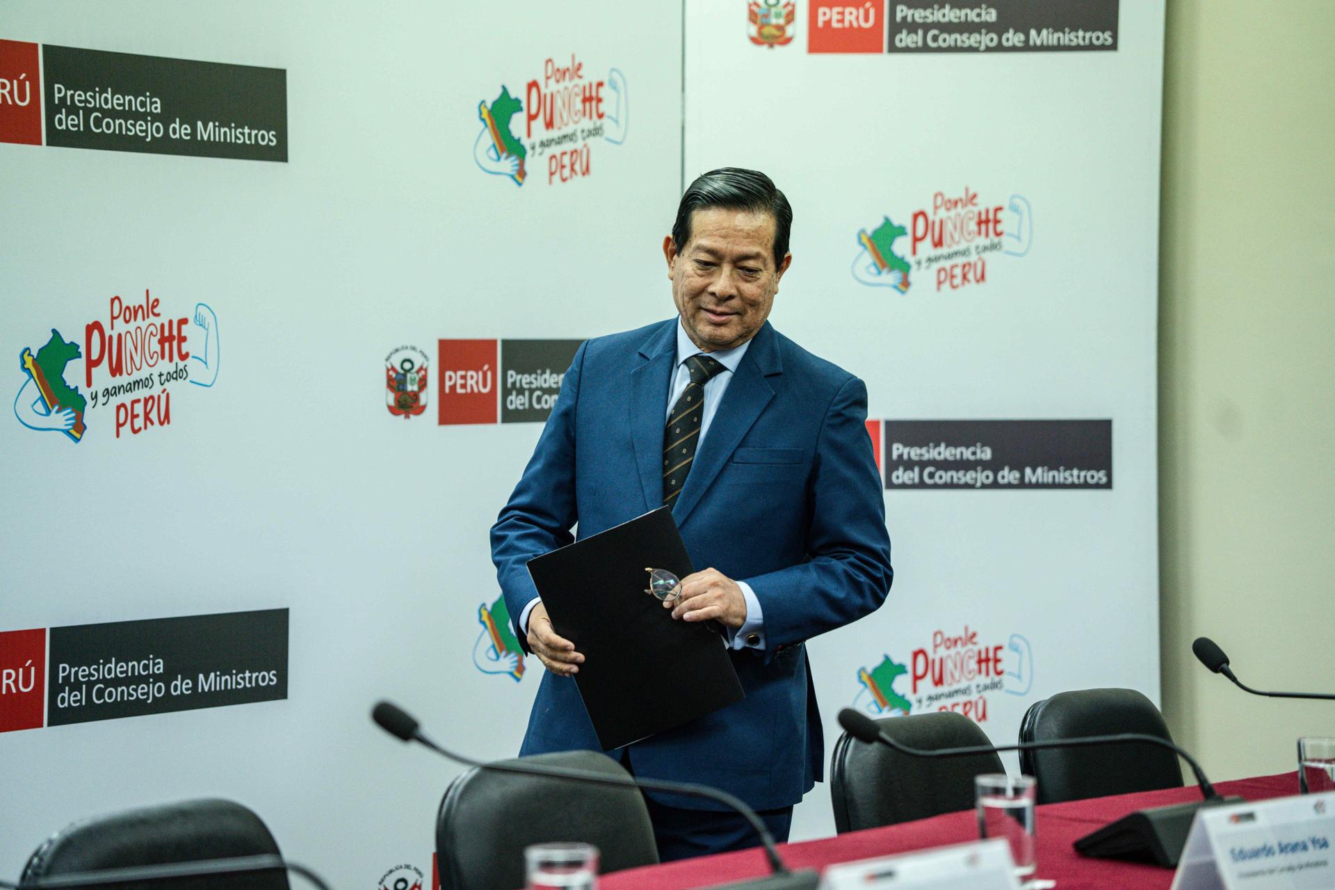 Fotografía de archivo del presidente del Consejo de Ministros de Perú, Eduardo Arana, antes de una rueda de prensa, en Lima (Perú). EFE/John Reyes
