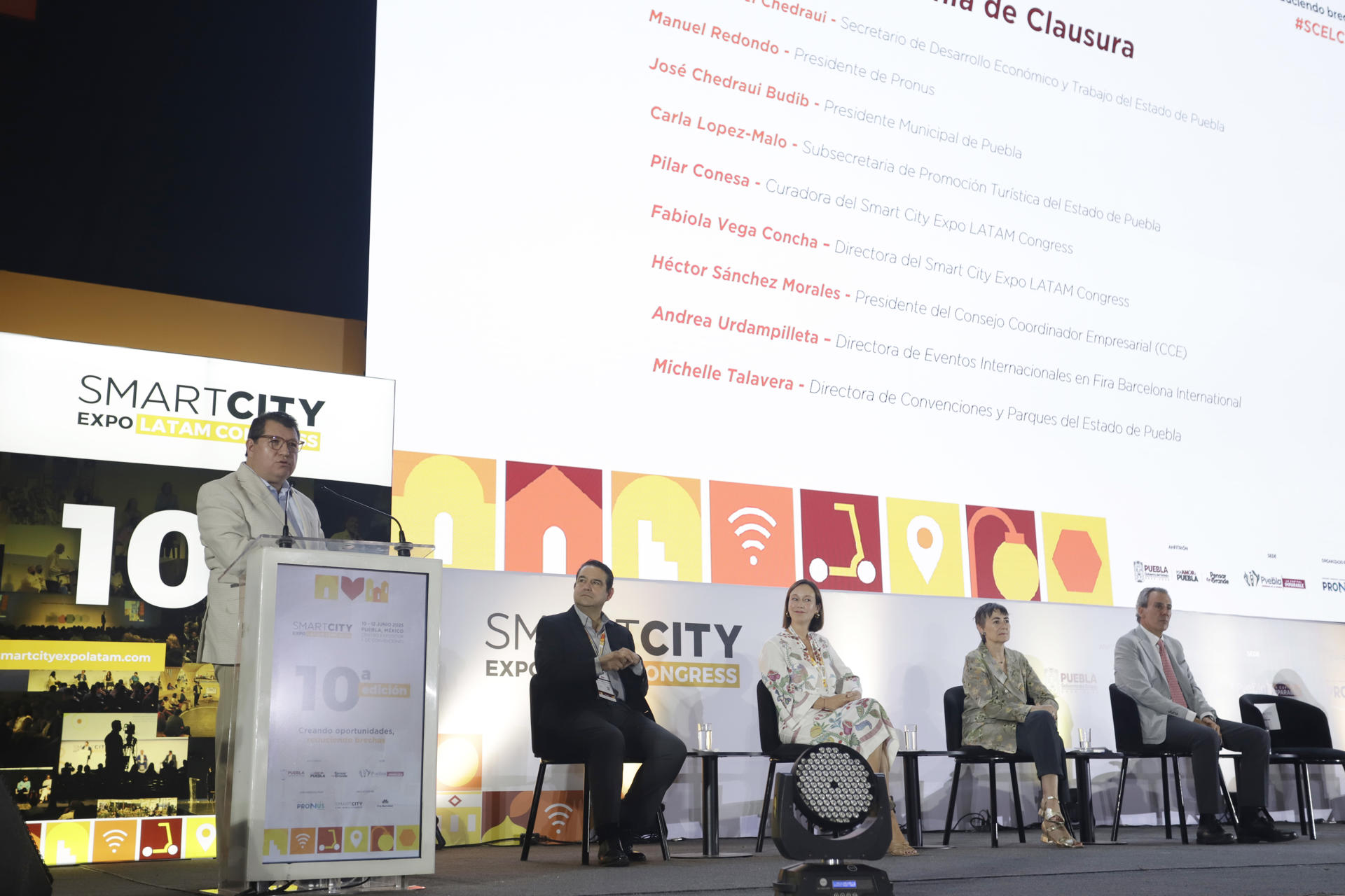 El presidente de Pronus, Manuel Redondo, habla durante una conferencia del Smart City Expo Latam Congress este miércoles, en el Centro Expositor de Puebla (México). EFE/ Hilda Ríos