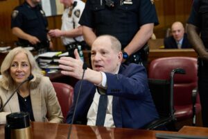 El exproductor de cine Harvey Weinstein, en el Tribunal Penal de Manhattan en Nueva York. EFE/CURTIS MEANS