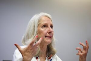 La escritora mexicana María de Lourdes Victoria habla durante una entrevista con EFE este sábado, en Ciudad de México (México). EFE/ Sáshenka Gutiérrez