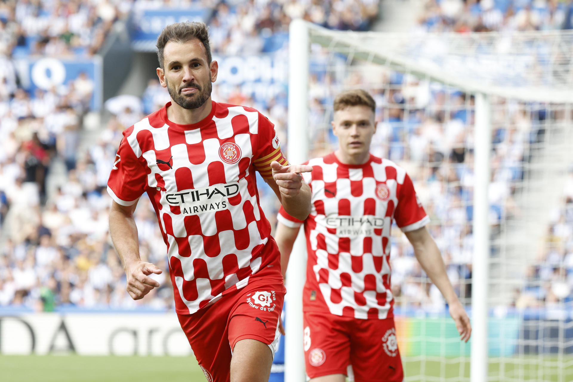 Imagen de archivo en la que el delantero uruguayo del Girona Cristian Stuani celebra un gol. EFE/ Javier Etxezarreta