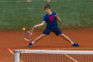 El hermano pequeño de Carlos Alcaráz, Jaime Alcaráz durante un entrenamiento en foto de archivo de Marcial Guillén
