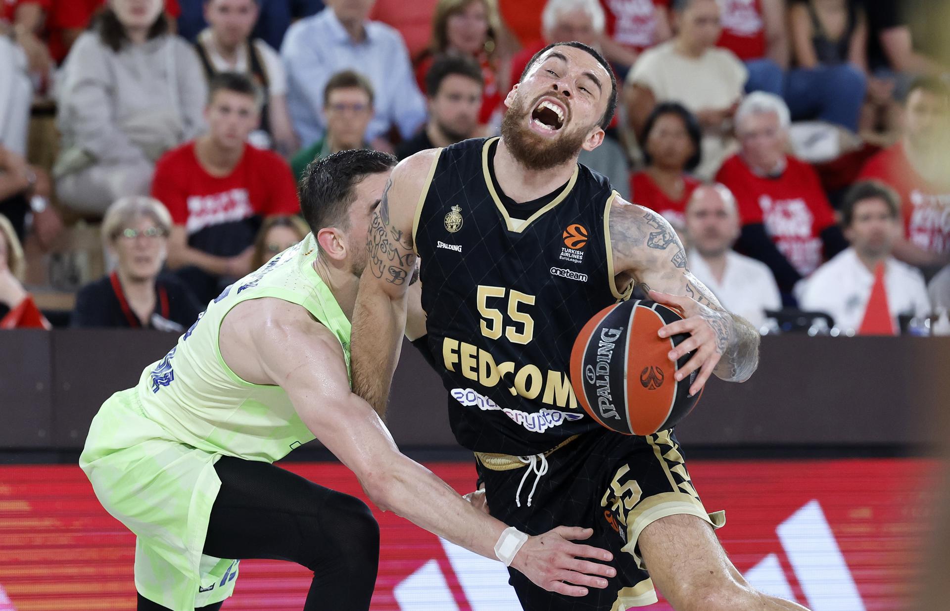 El base estadounidense Mike James en un partido de Euroliga de este año. EFE/EPA/SEBASTIEN NOGIER