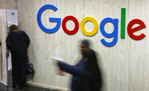 Imagen de archivo del logo de Google. EFE/EPA/HANNIBAL HANSCHKE