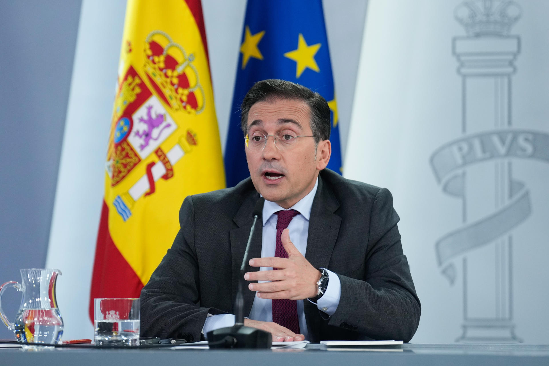 El ministro de Asuntos Exteriores, José Manuel Albares durante la rueda de prensa posterior a la reunión del Consejo de Ministros este martes en el Palacio de la Moncloa. EFE/ Borja Sanchez-trillo