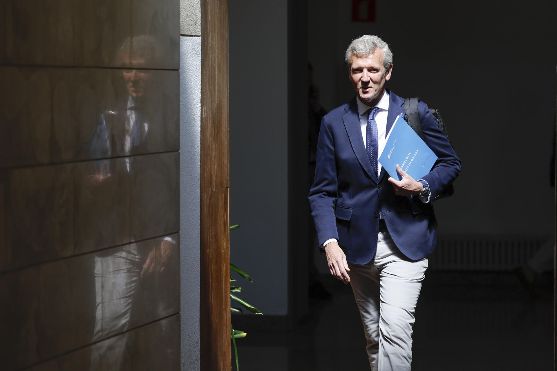 El presidente de la Xunta, Alfonso Rueda, antes de la reunión del Consello de la Xunta este lunes en Santiago de Compostela. EFE/ Lavandeira jr