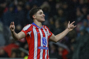 Julián Álvarez celebra un gol esta temporada con el Atlético de Madrid. EFE/Chema Moya