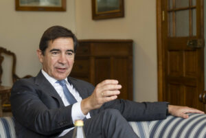 SANTANDER, 23/06/2025.- El presidente de BBVA, Carlos Torres Vila, en la Universidad Internacional Menéndez Pelayo de Santander. EFE/ Pedro Puente Hoyos