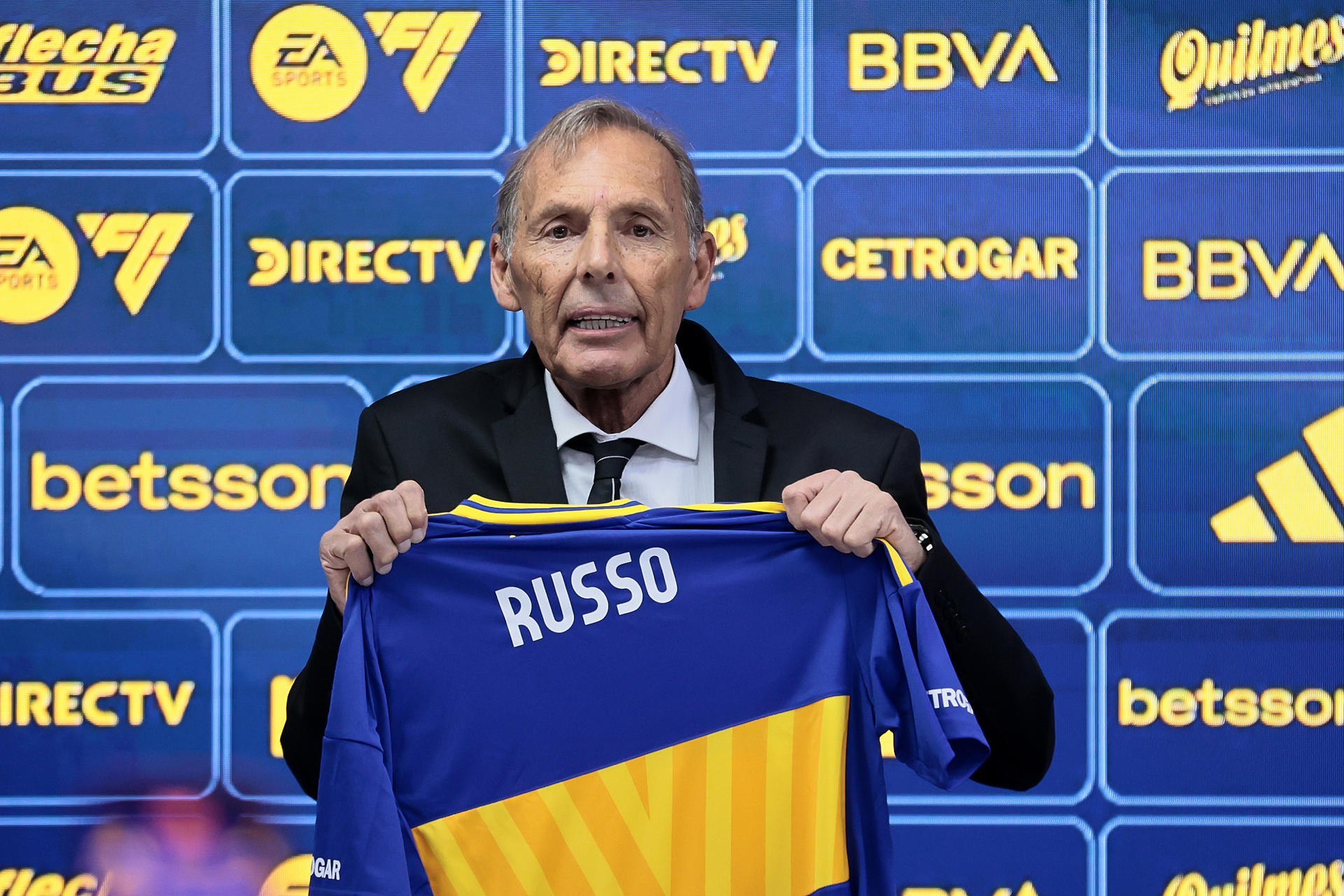 El argentino Miguel Ángel Russo compareció este lunes ante la prensa deportiva bonaerense como nuevo entrenador de Boca Juniors. EFE/ Adan González