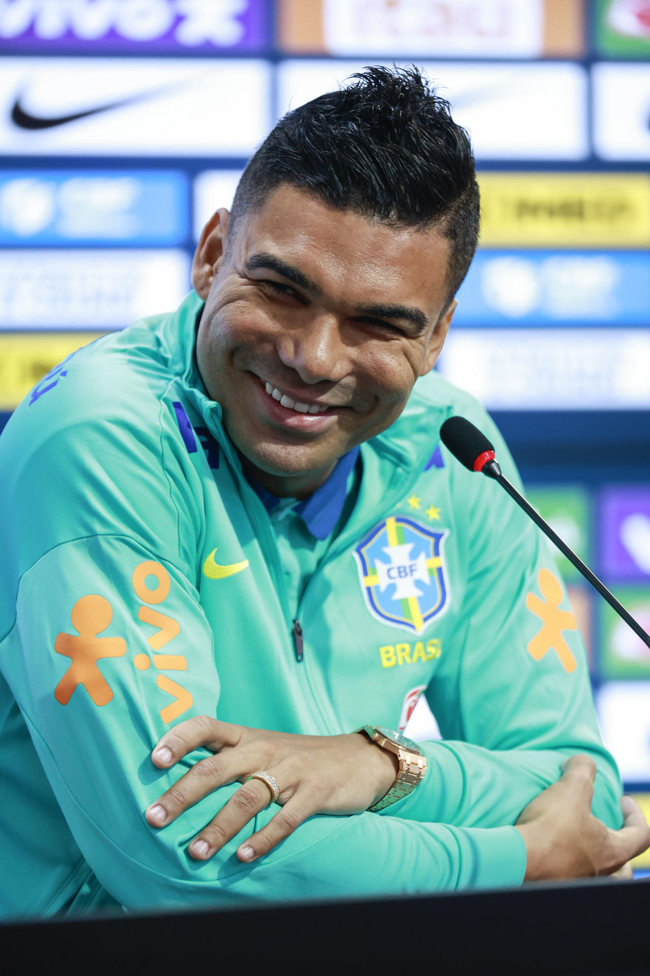El mediocentro de la selección brasileña Casemiro habló este domingo con periodistas sobre el partido de eliminatorias del próximo Mundial contra Paraguay, este martes en São Paulo. EFE/ Sebastiao Moreira