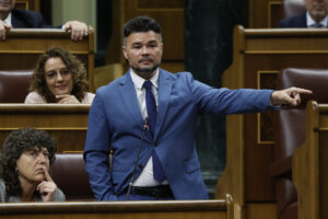 MADRID, 18/06/2025.- El portavoz de ERC en el Congreso, Gabriel Rufián, interviene durante la sesión de control al Gobierno que se celebra este miércoles. EFE/ Chema Moya