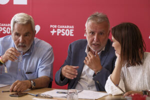 El secretario general del PSOE de Canarias y ministro de Política Territorial, Ángel Víctor Torres, presidió la reunión de la Ejecutiva Regional de su partido en las islas, celebrada este viernes en la capital grancanaria. EFE/Ángel Medina G.