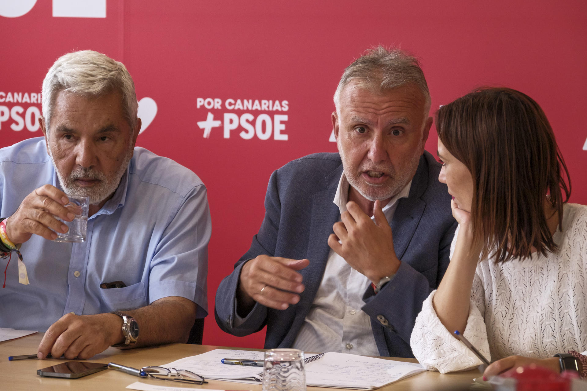 El secretario general del PSOE de Canarias y ministro de Política Territorial, Ángel Víctor Torres, presidió la reunión de la Ejecutiva Regional de su partido en las islas, celebrada este viernes en la capital grancanaria. EFE/Ángel Medina G.
