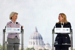 EFE/EPA/GIUSEPPE LAMI