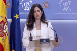 La portavoz de Vox, Pepa Millán durante la rueda de prensa ofrecida en el marco de las reuniones de la Mesa y la Junta de Portavoces, este martes en el Congreso. EFE/Chema Moya