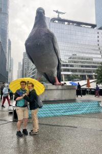 La ciudad de Nueva York dedicó un festival a las palomas, las aves más típicas de los entornos urbanos, al que acudieron aficionados a la ornitología de todas las edades y grupos de activistas que reivindicaron mayores protecciones para los pájaros.EFE/ Nora Quintanilla
