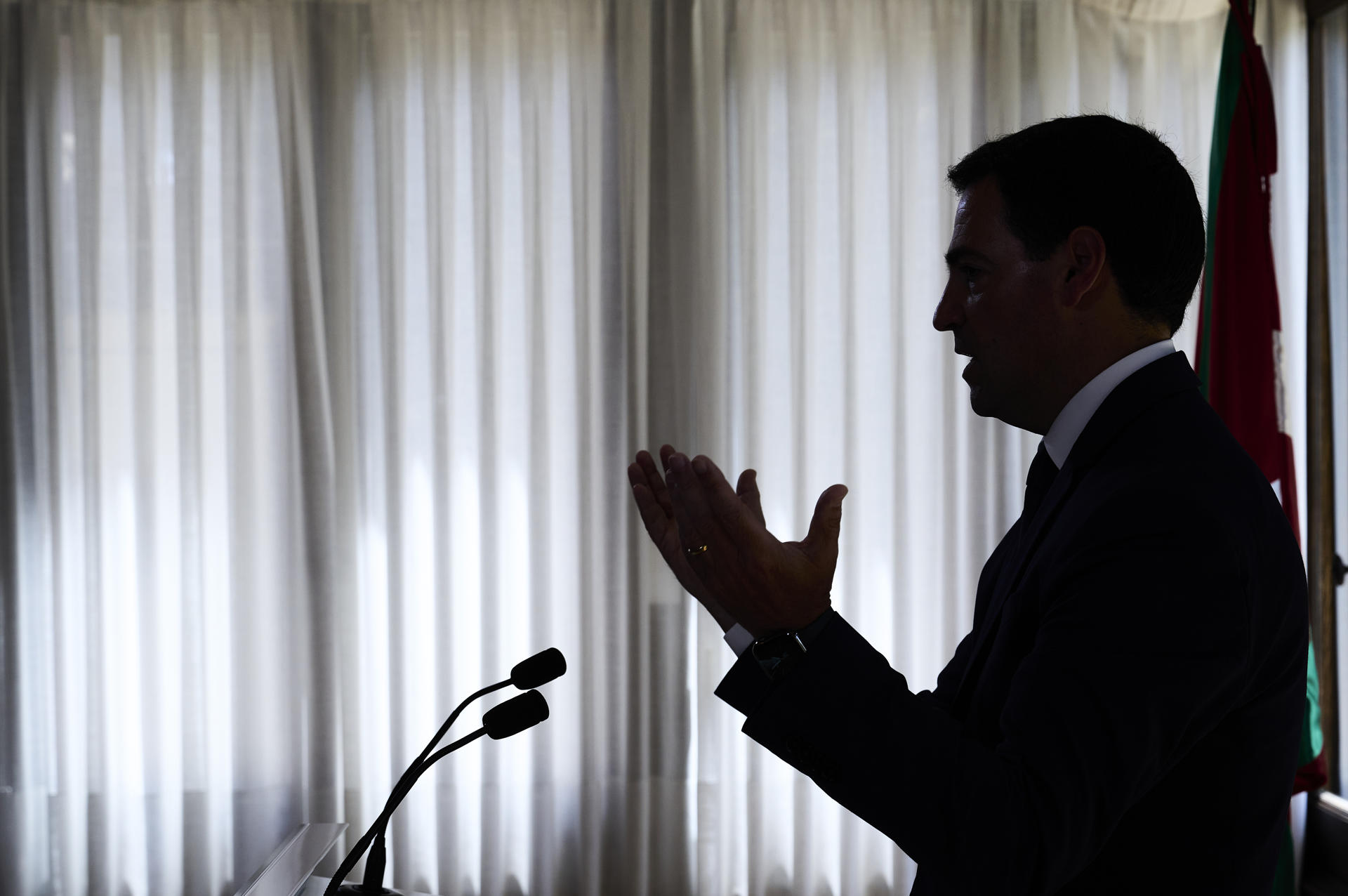 El lehendakari Imanol Pradales ha comparecido en el Palacio de Ajuria Enea tras la reunión ordinaria del Consejo de Gobierno este martes, tras la cual ha hecho un balance del primer año de legislatura. EFE/ADRIAN RUIZ HIERRO