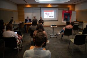 Fotografía de archivo de miembros de la ONG Espacio Público presentando un Informe Anual sobre la Situación del Derecho a la Libertad de Expresión e Información en Venezuela, en Caracas (Venezuela). EFE/ Ryner Peña R