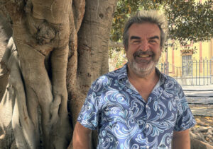 SEVILLA, 22/06/2025.- Gervasio Iglesias, productor de películas como "La isla mínima" o "Grupo 7" y actual subdirector del Área de Cine de TVE", posa durante una entrevista con EFE en Sevilla. EFE/Carlos Rivera
