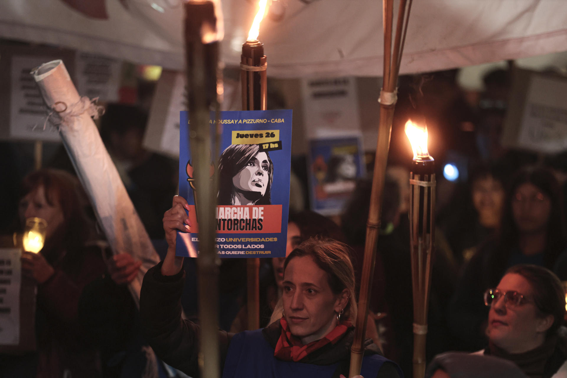 Personas participan en una marcha este 26 de junio de 2025, en Buenos Aires (Argentina). EFE/ Adan González