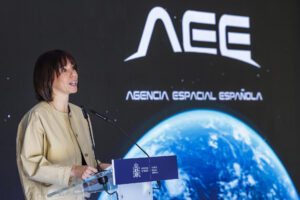 Imagen de archivo de la ministra de Ciencia, Innovación y Universidades, Diana Morant, durante su intervención en el acto de presentación del logo oficial de la Agencia Espacial Española (AEE), un organismo con sede en Sevilla cuyo objetivo es unificar todas las políticas espaciales en los campos de la ciencia, la tecnología y la industria. EFE/ Julio Muñoz