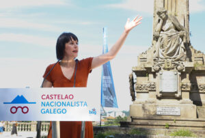 La portavoz nacional del BNG, Ana Pontón, participa este sábado en la Alameda Compostelana en Santiago de Compostela en el acto de conmemoración del aniversario del estatuto gallego de 1936. EFE/Xoán Rey